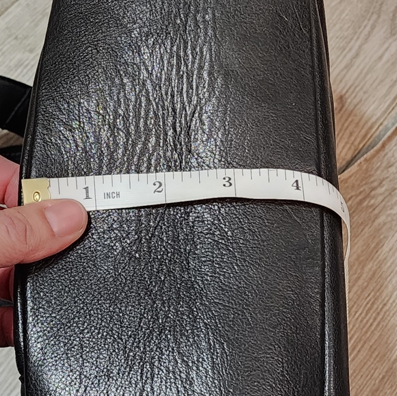 Berkely Leather Laptop Bag Black - Picture 13 of 16